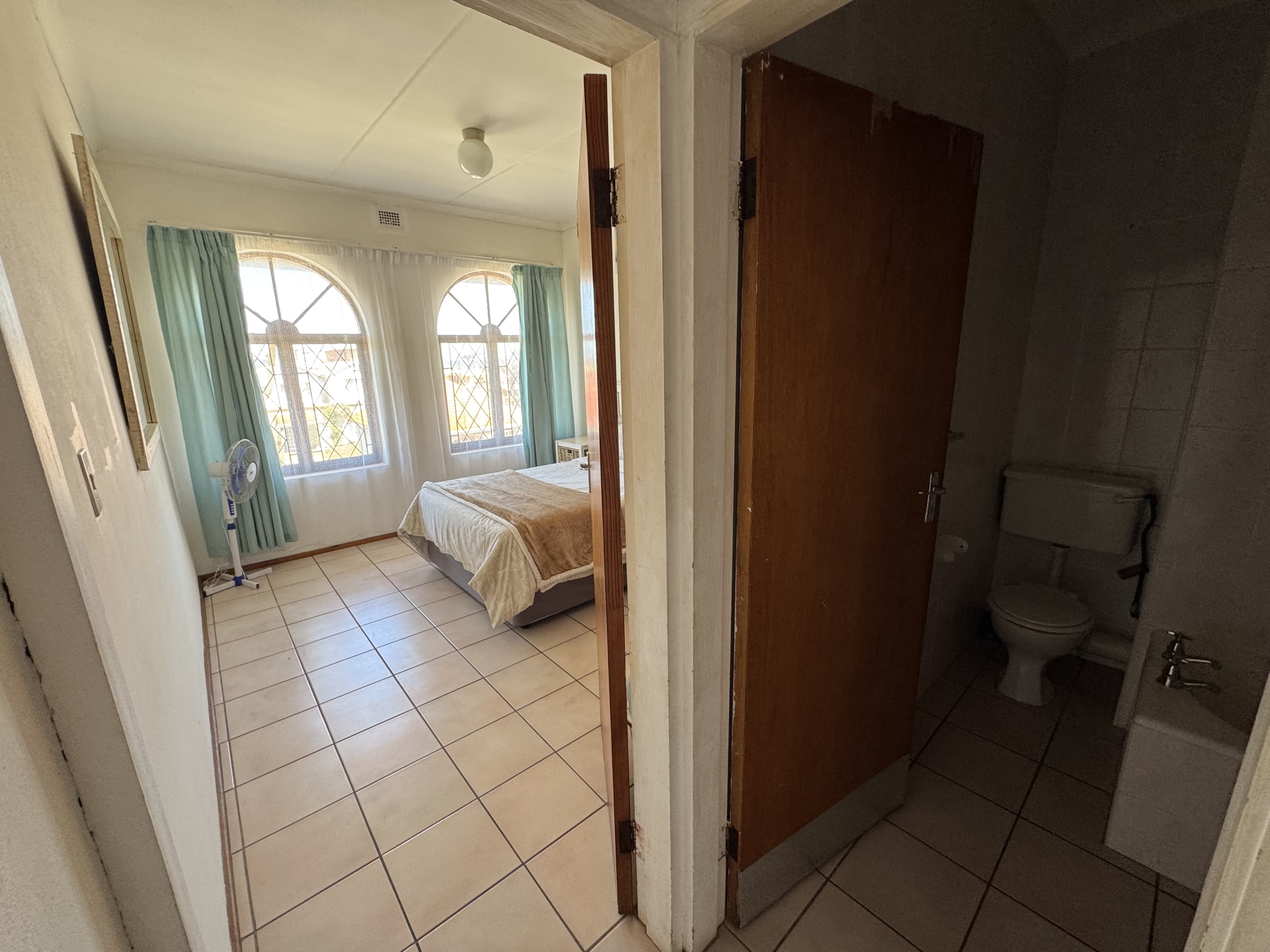 IMG_4422 BEAUTIFULLY FURNISHED 2-BEDROOM APARTMENT WITH STUNNING SEA VIEWS