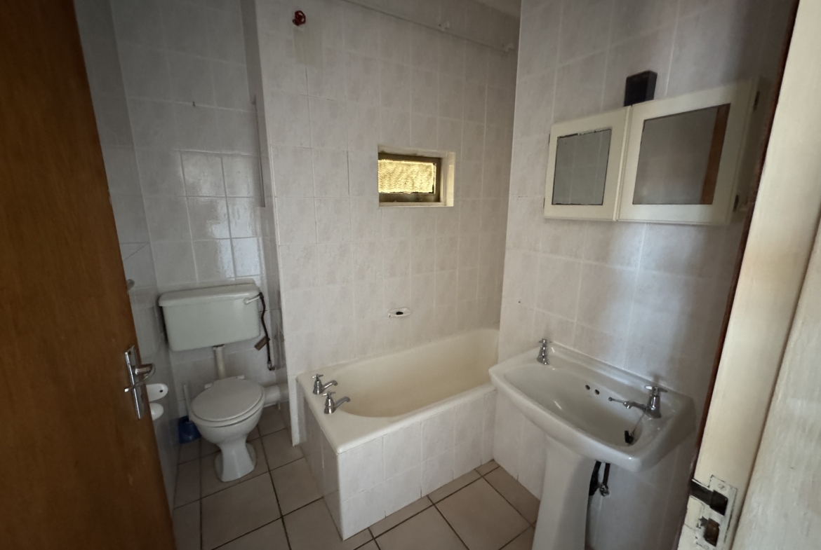 BEAUTIFULLY FURNISHED 2-BEDROOM APARTMENT WITH STUNNING SEA VIEWS