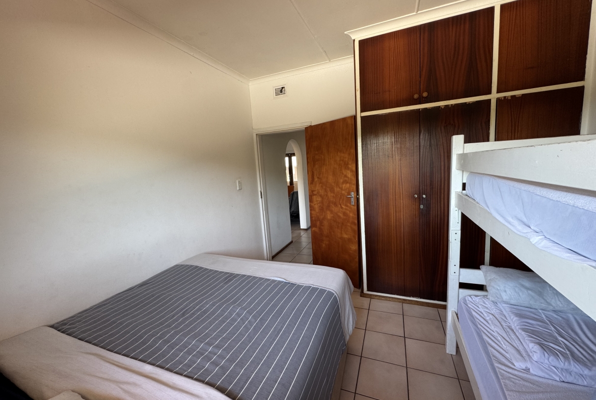 BEAUTIFULLY FURNISHED 2-BEDROOM APARTMENT WITH STUNNING SEA VIEWS
