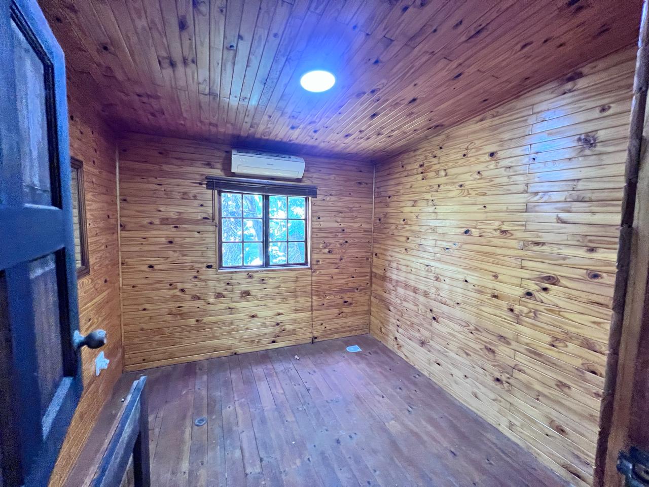 SPACIOUS FAMILY HOME WITH ADDITIONAL COTTAGE IN UVONGO