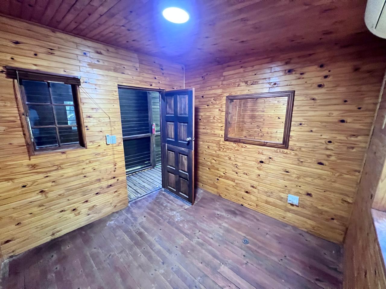 SPACIOUS FAMILY HOME WITH ADDITIONAL COTTAGE IN UVONGO