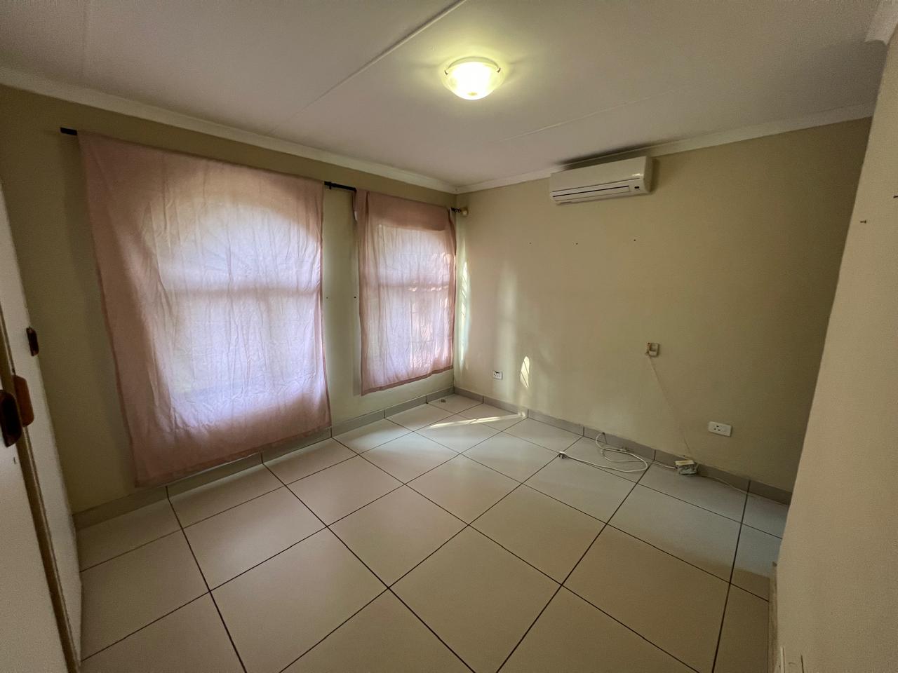SPACIOUS FAMILY HOME WITH ADDITIONAL COTTAGE IN UVONGO