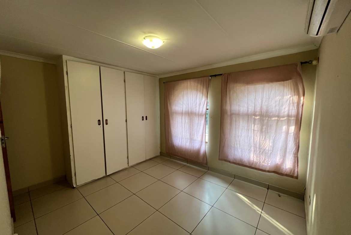 SPACIOUS FAMILY HOME WITH ADDITIONAL COTTAGE IN UVONGO