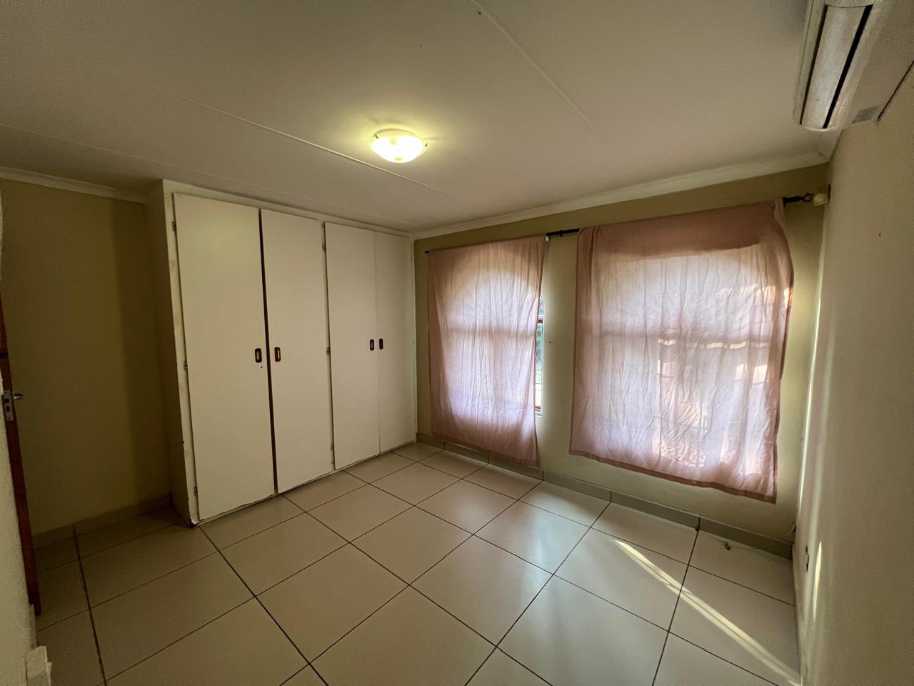 SPACIOUS FAMILY HOME WITH ADDITIONAL COTTAGE IN UVONGO