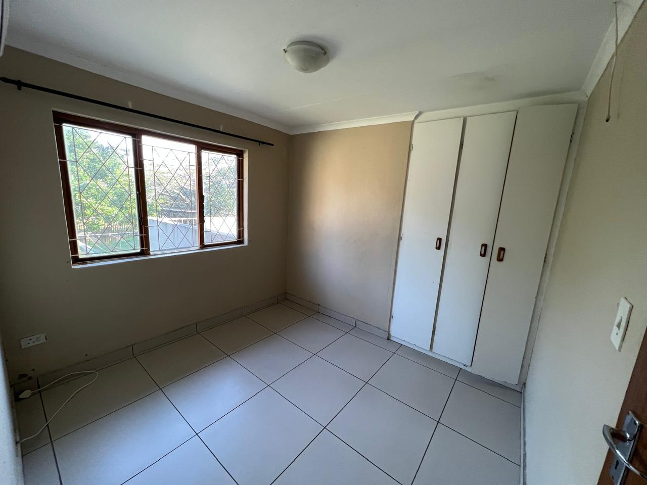 SPACIOUS FAMILY HOME WITH ADDITIONAL COTTAGE IN UVONGO
