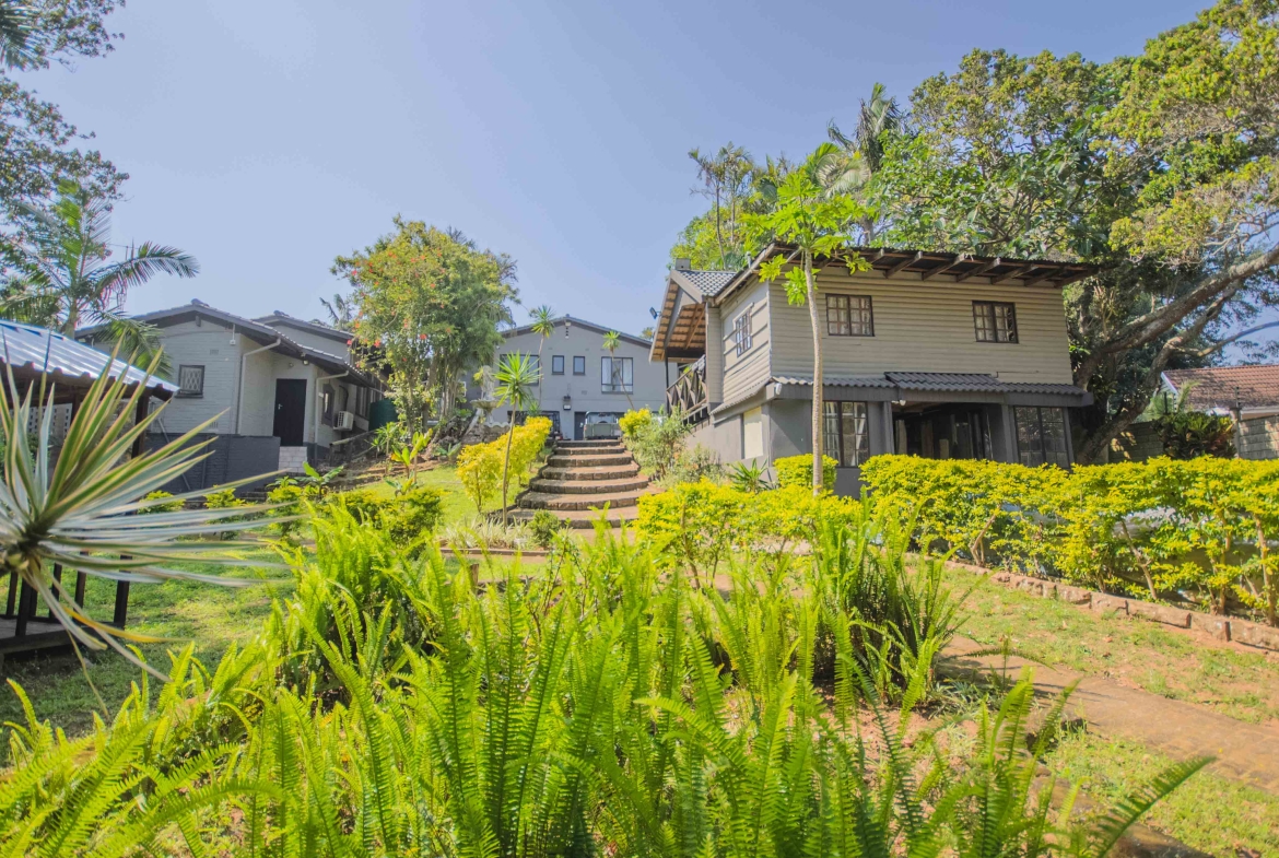 Move In & Make It Yours: Family Home with 2 Flatlets, Staff Quarters, Pool & Solar and So Much More