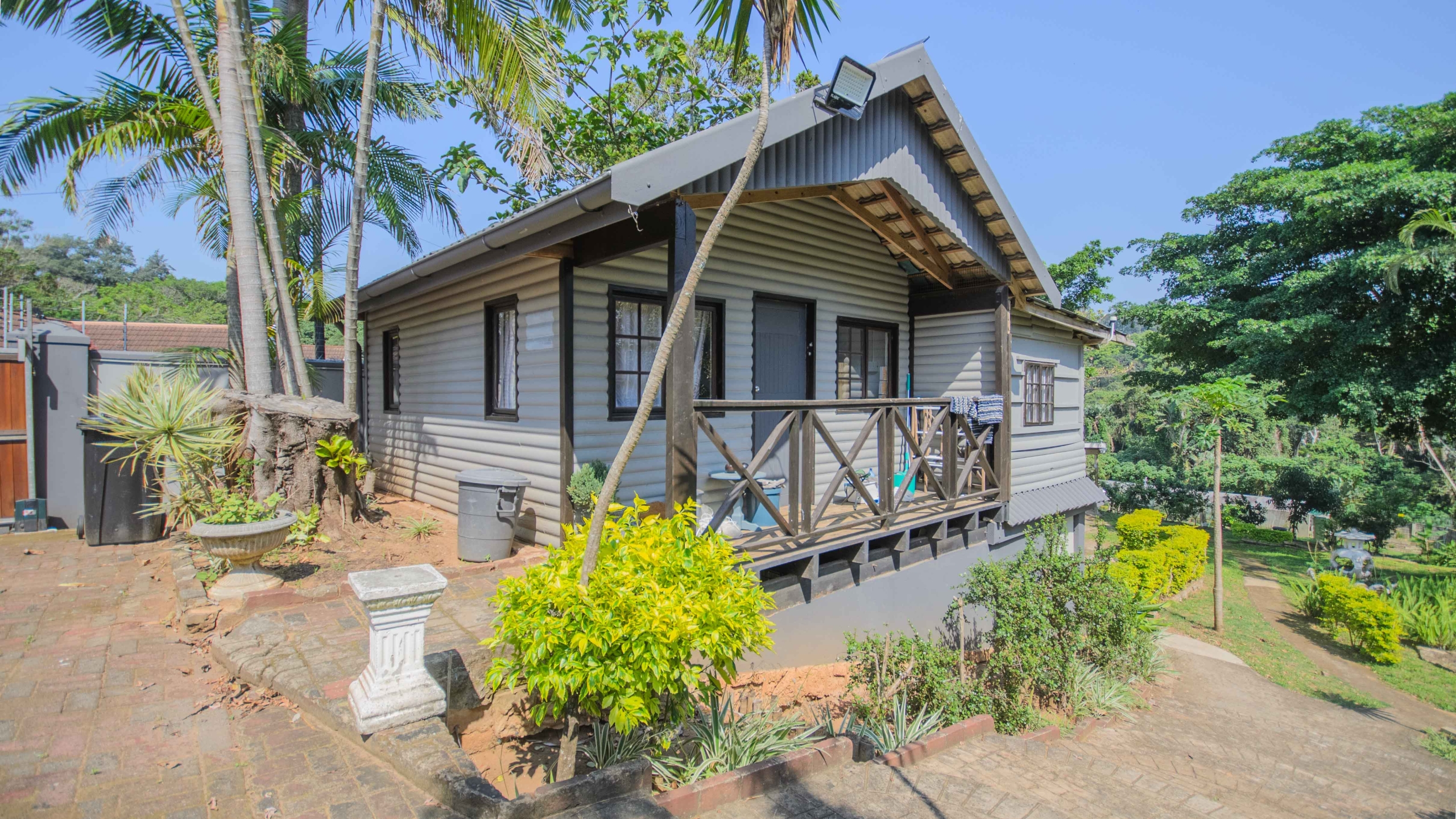 Move In & Make It Yours: Family Home with 2 Flatlets, Staff Quarters, Pool & Solar and So Much More
