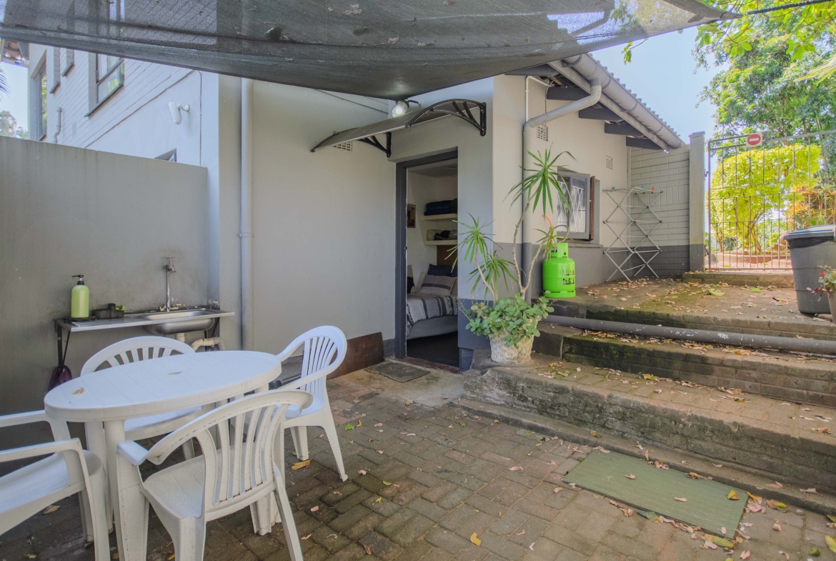 Move In & Make It Yours: Family Home with 2 Flatlets, Staff Quarters, Pool & Solar and So Much More