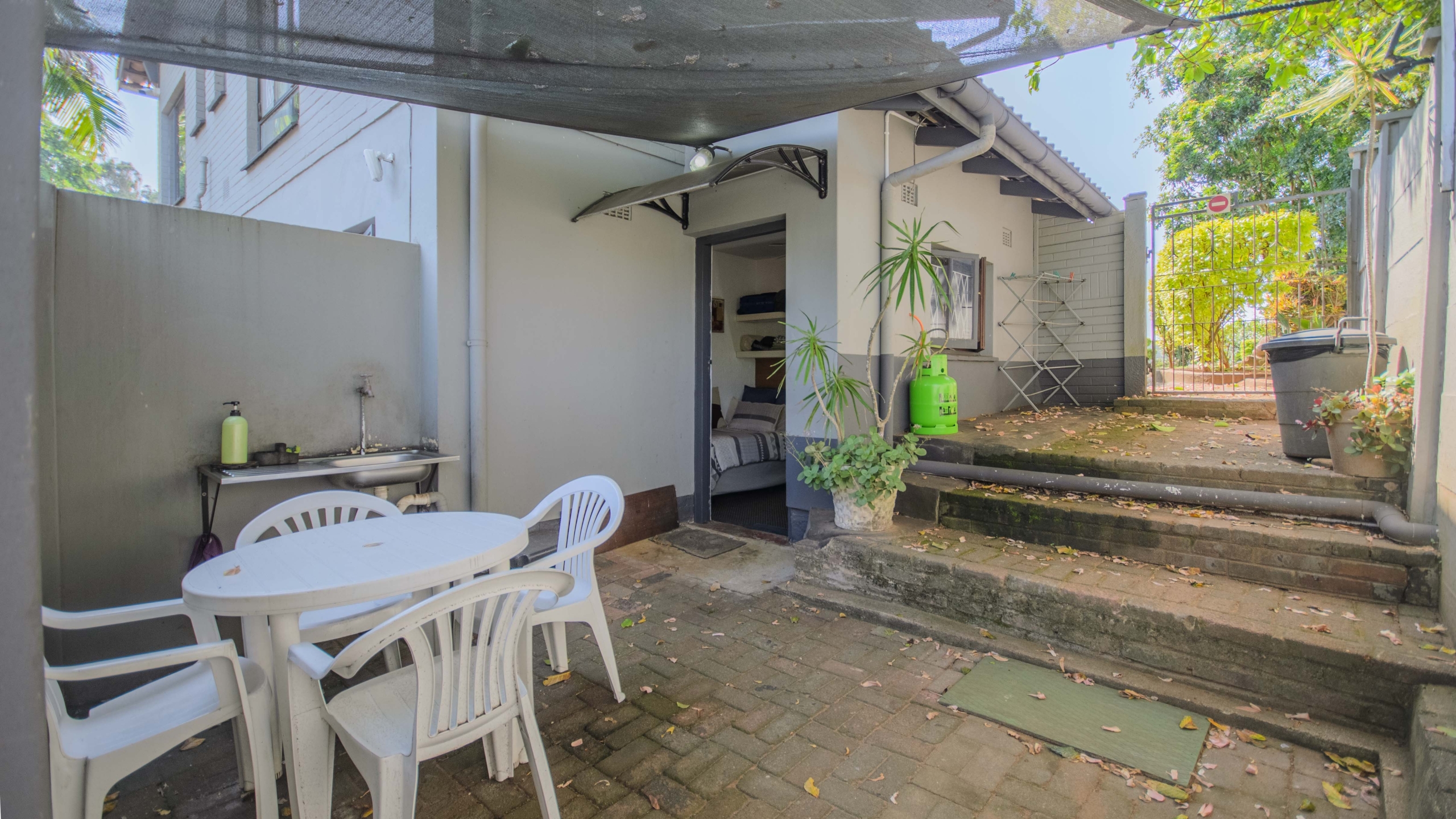 Move In & Make It Yours: Family Home with 2 Flatlets, Staff Quarters, Pool & Solar and So Much More