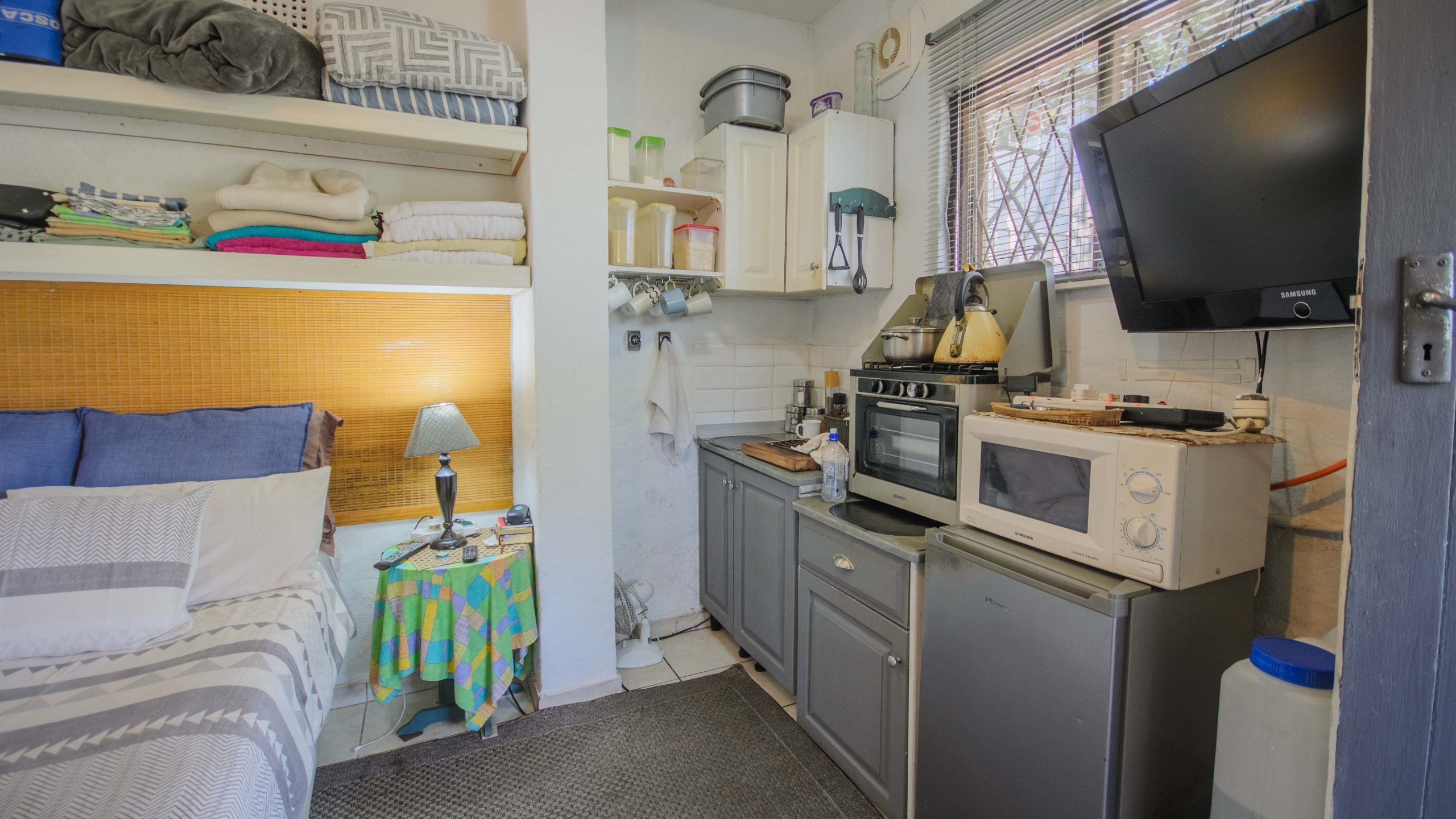 Move In & Make It Yours: Family Home with 2 Flatlets, Staff Quarters, Pool & Solar and So Much More