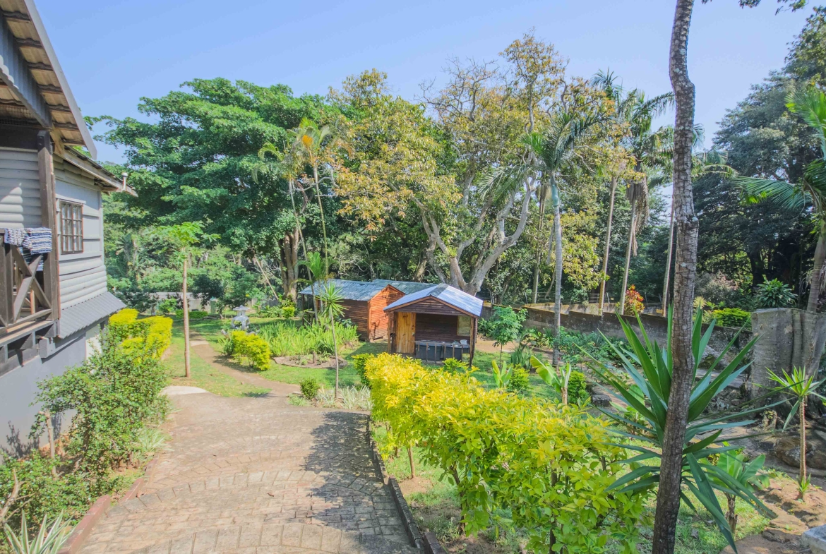 Move In & Make It Yours: Family Home with 2 Flatlets, Staff Quarters, Pool & Solar and So Much More