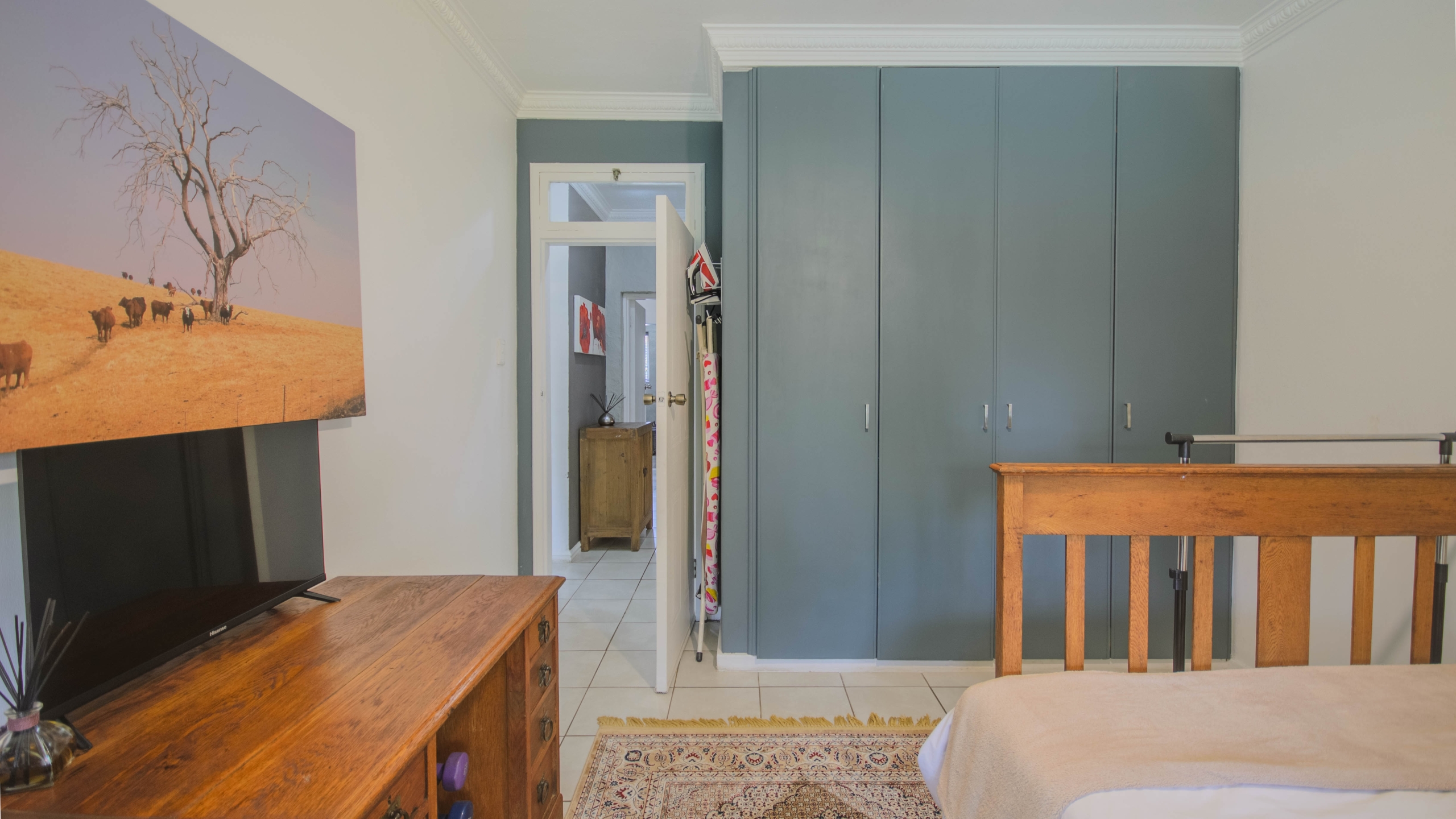 Move In & Make It Yours: Family Home with 2 Flatlets, Staff Quarters, Pool & Solar and So Much More
