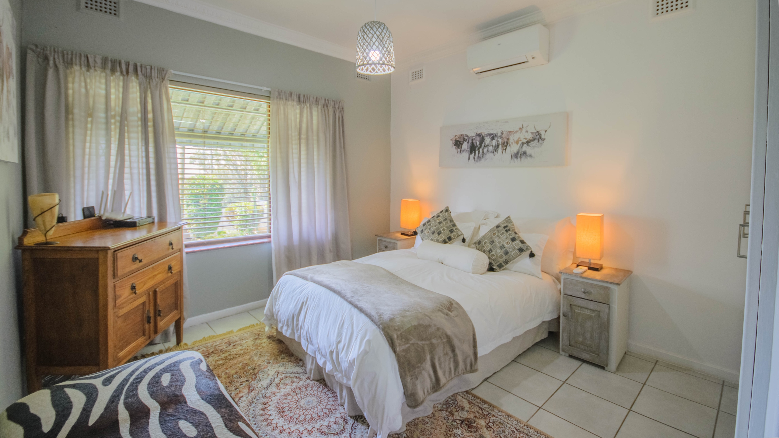 Move In & Make It Yours: Family Home with 2 Flatlets, Staff Quarters, Pool & Solar and So Much More
