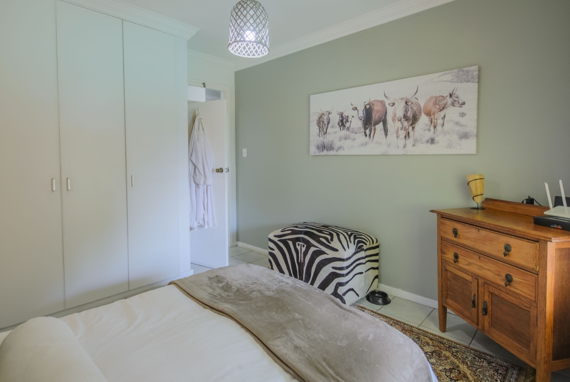 Move In & Make It Yours: Family Home with 2 Flatlets, Staff Quarters, Pool & Solar and So Much More