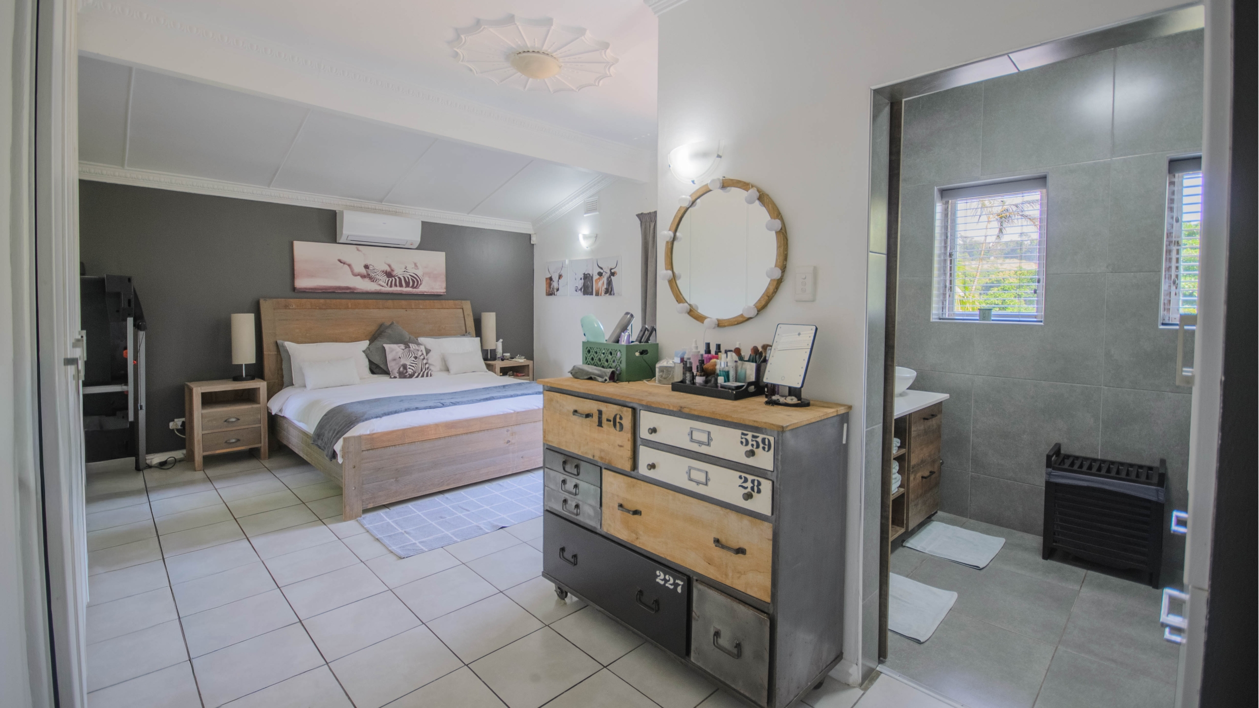 Move In & Make It Yours: Family Home with 2 Flatlets, Staff Quarters, Pool & Solar and So Much More
