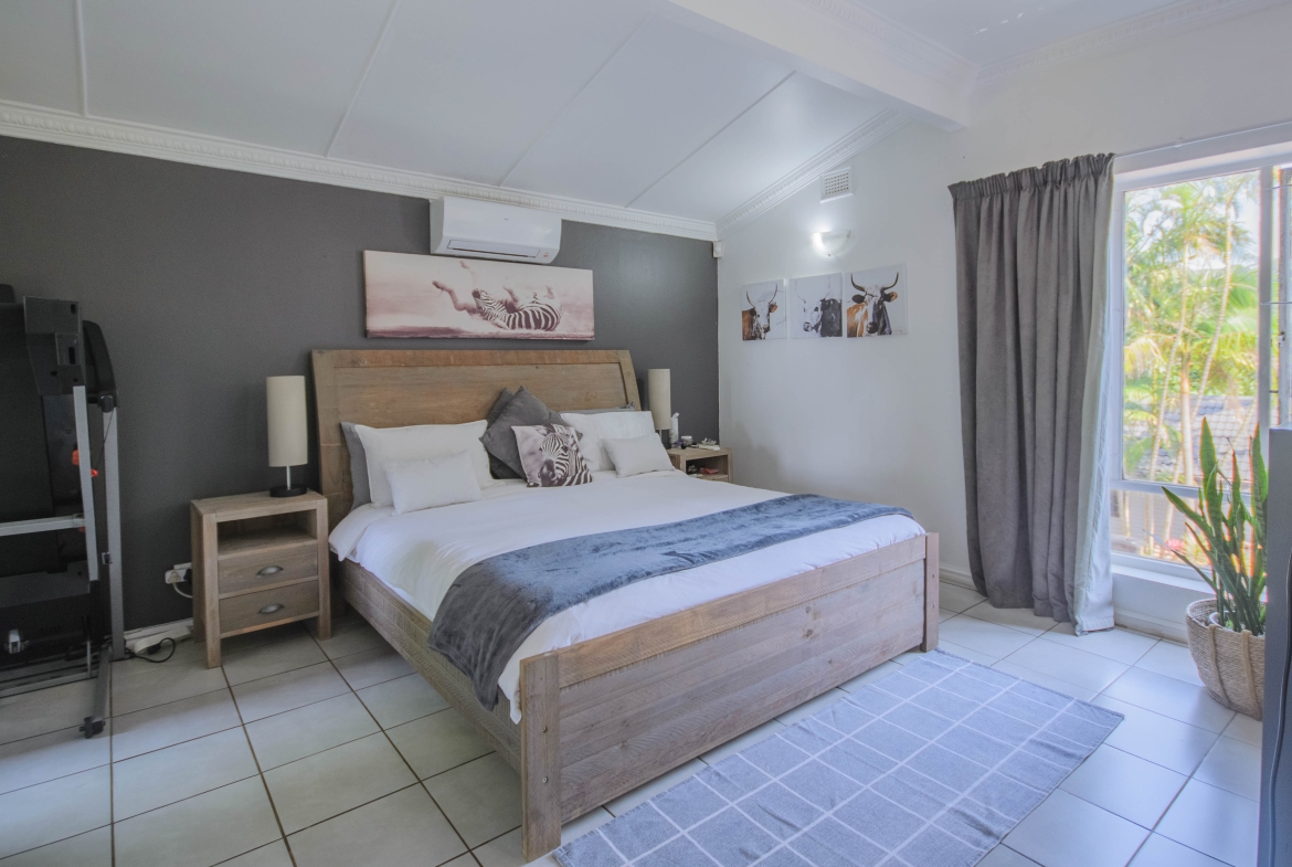 Move In & Make It Yours: Family Home with 2 Flatlets, Staff Quarters, Pool & Solar and So Much More