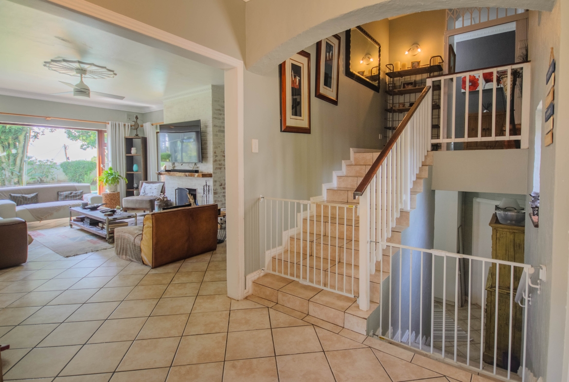 Move In & Make It Yours: Family Home with 2 Flatlets, Staff Quarters, Pool & Solar and So Much More