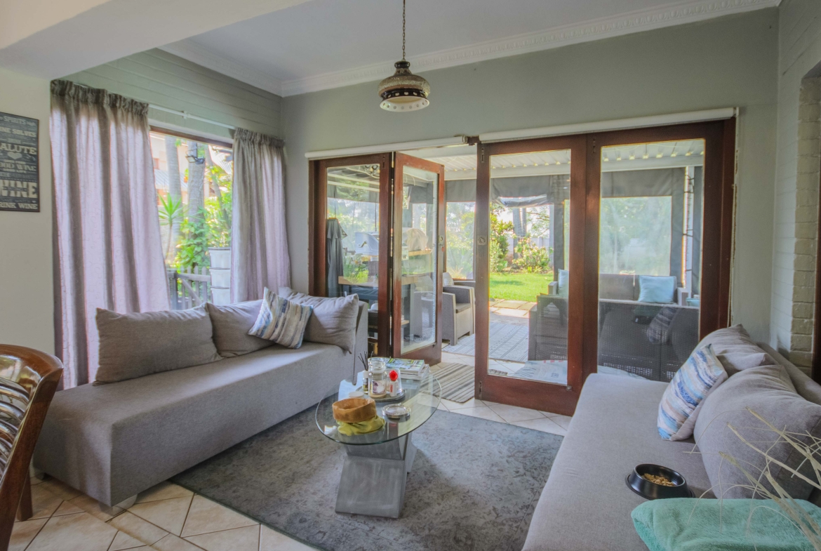 Move In & Make It Yours: Family Home with 2 Flatlets, Staff Quarters, Pool & Solar and So Much More
