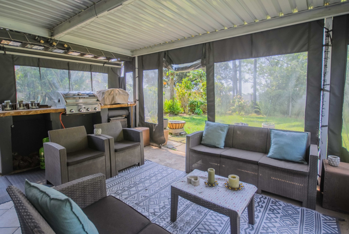 Move In & Make It Yours: Family Home with 2 Flatlets, Staff Quarters, Pool & Solar and So Much More