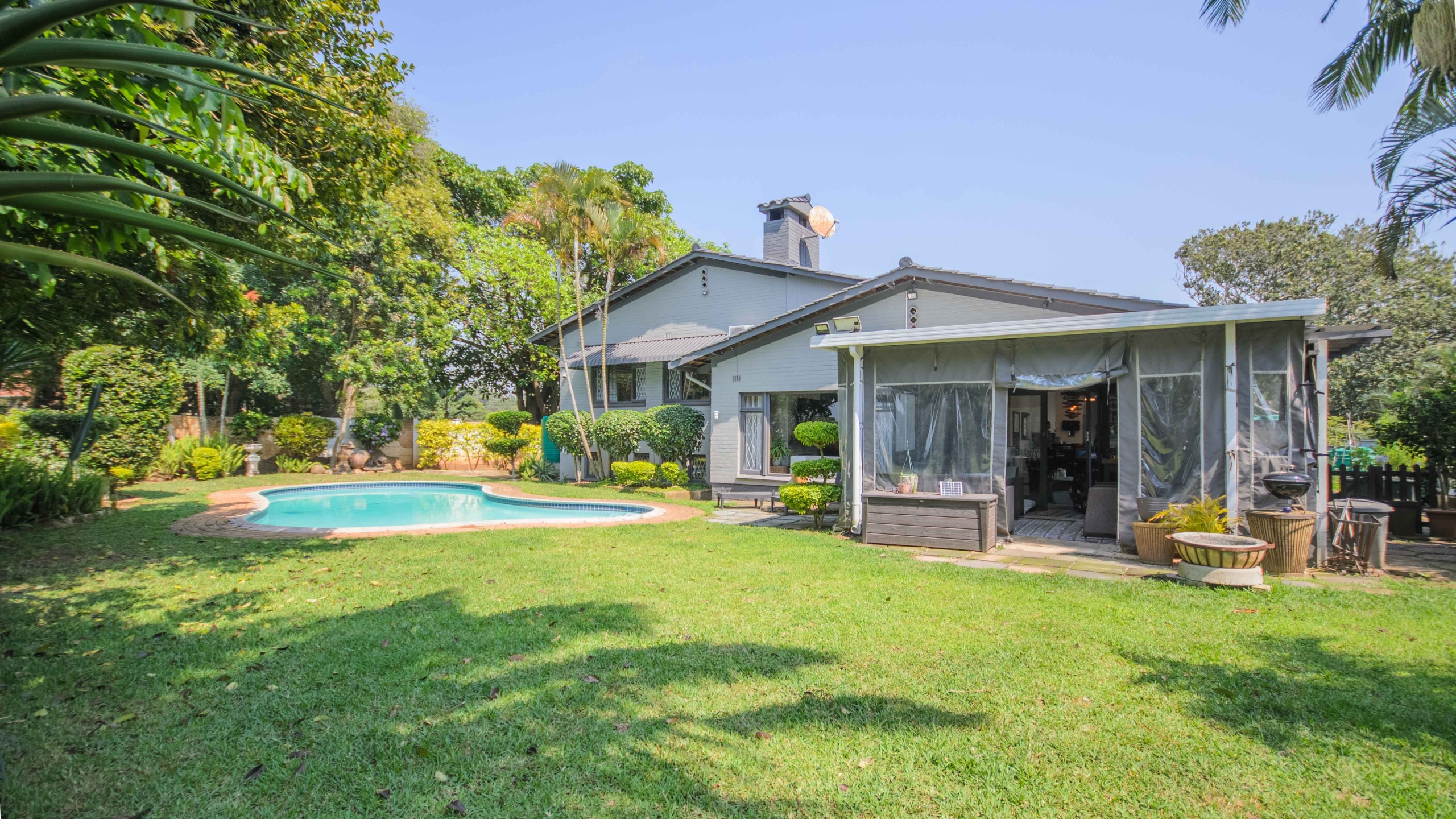 Move In & Make It Yours: Family Home with 2 Flatlets, Staff Quarters, Pool & Solar and So Much More