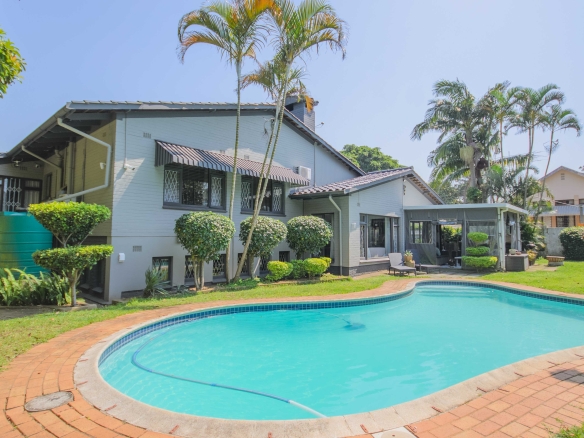 Move In & Make It Yours: Family Home with 2 Flatlets, Staff Quarters, Pool & Solar and So Much More