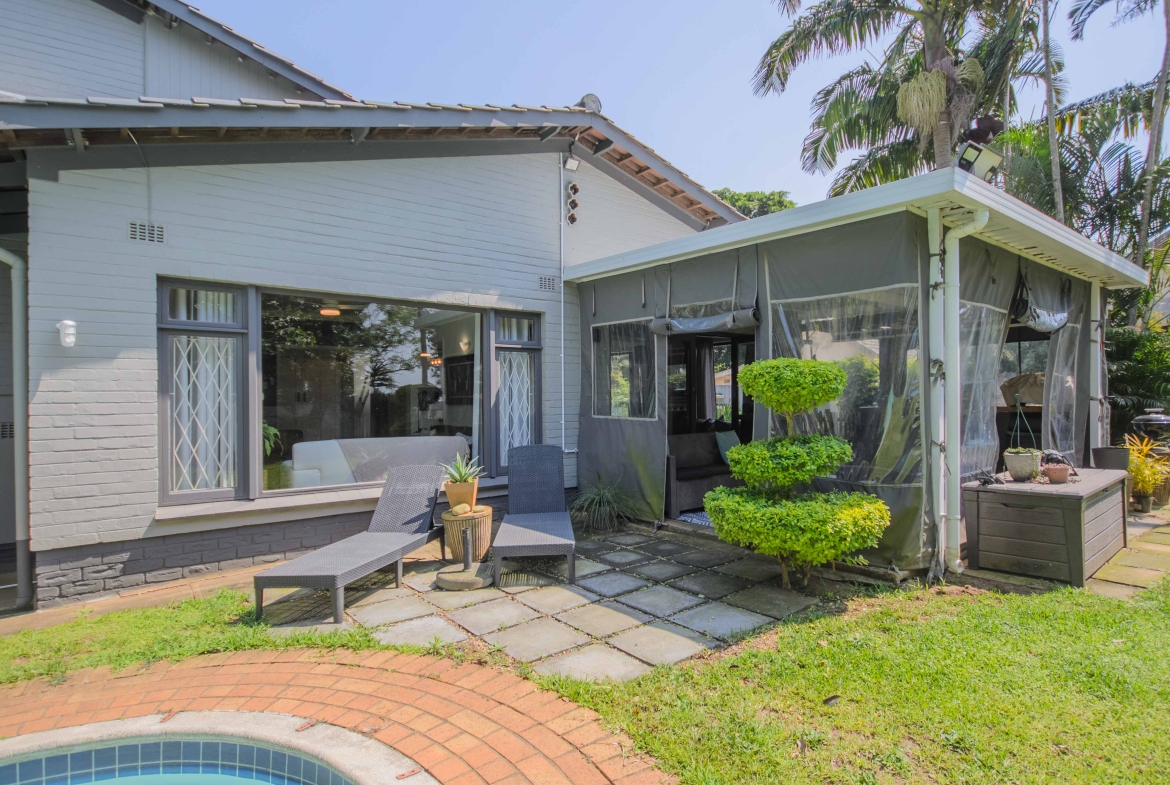 Move In & Make It Yours: Family Home with 2 Flatlets, Staff Quarters, Pool & Solar and So Much More