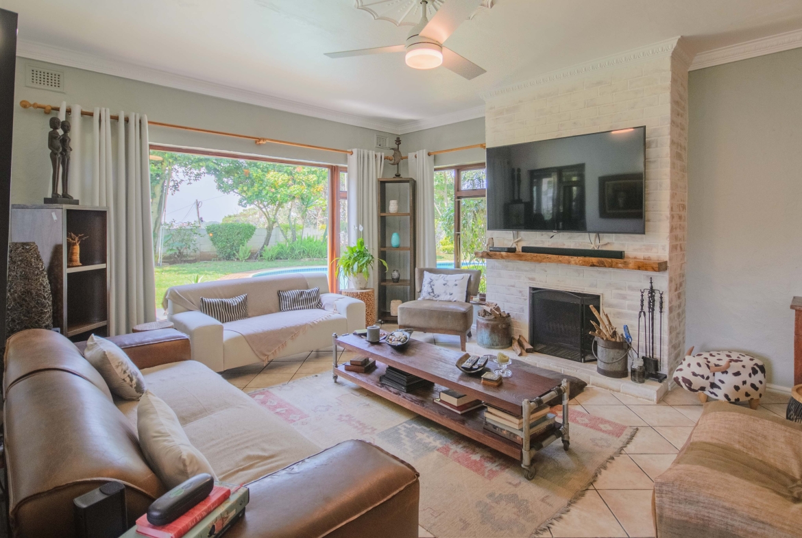 Move In & Make It Yours: Family Home with 2 Flatlets, Staff Quarters, Pool & Solar and So Much More