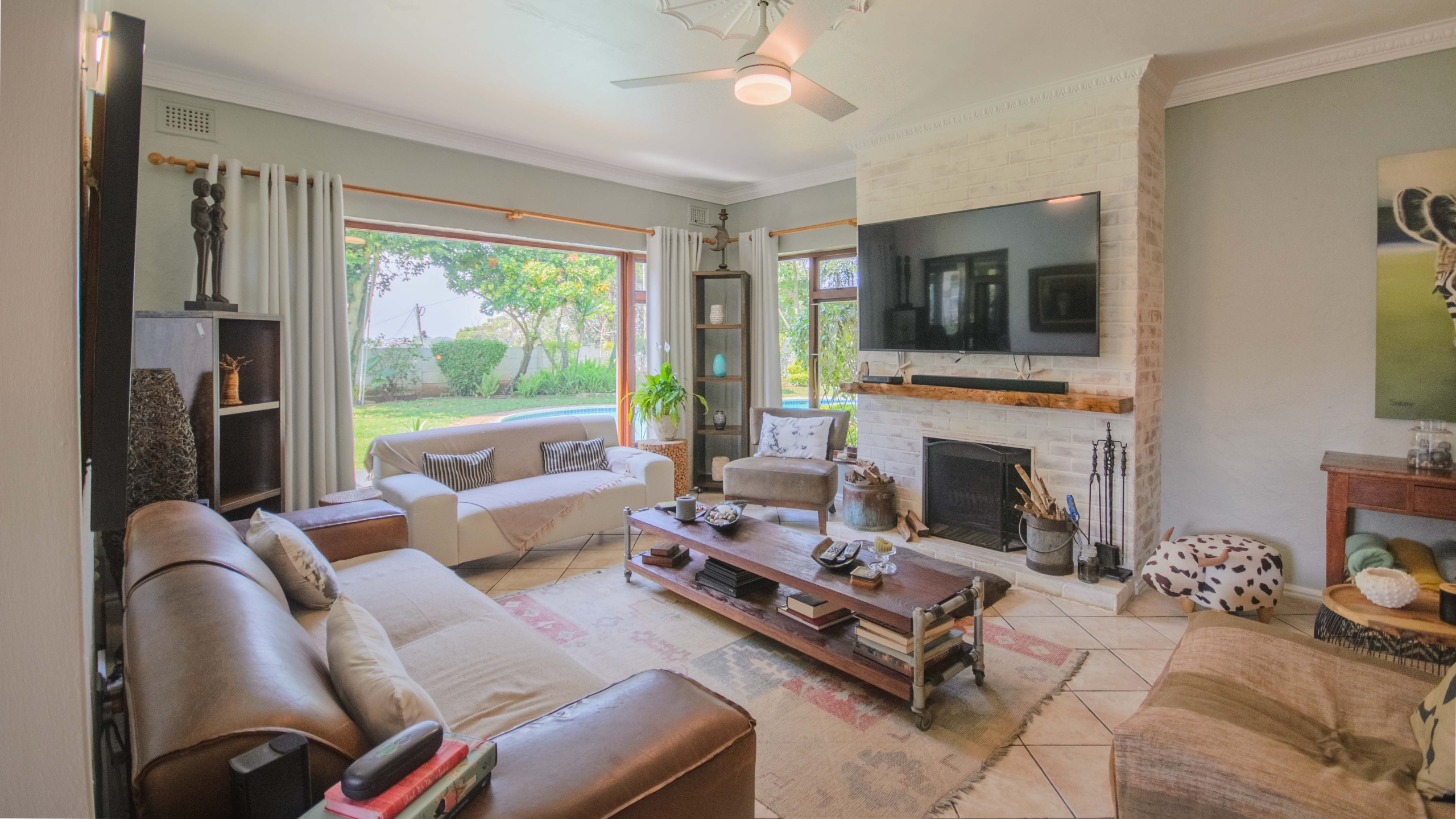 Move In & Make It Yours: Family Home with 2 Flatlets, Staff Quarters, Pool & Solar and So Much More