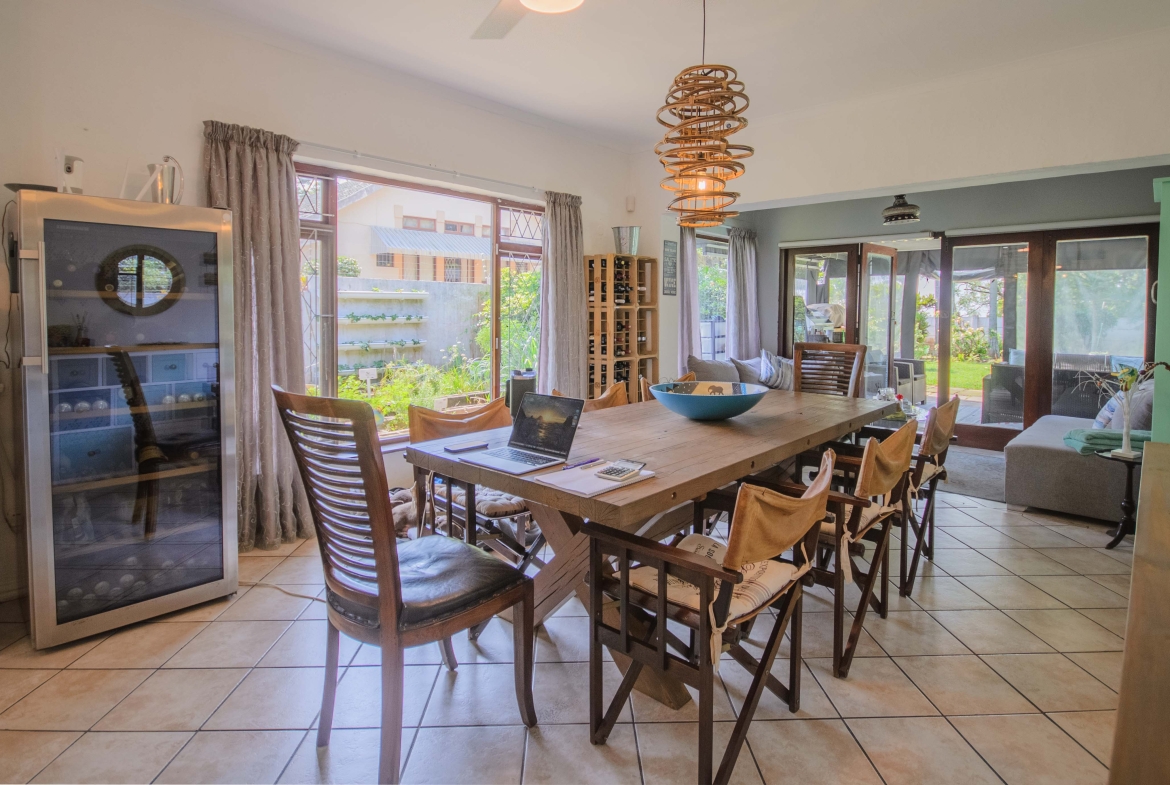 Move In & Make It Yours: Family Home with 2 Flatlets, Staff Quarters, Pool & Solar and So Much More