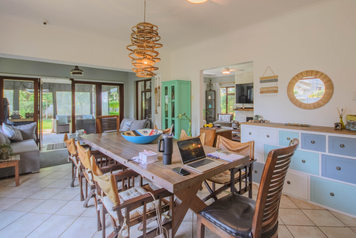 Move In & Make It Yours: Family Home with 2 Flatlets, Staff Quarters, Pool & Solar and So Much More
