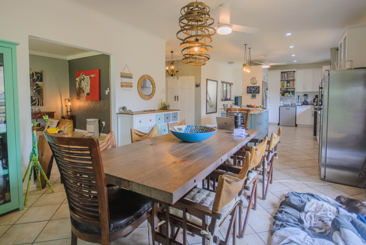 Move In & Make It Yours: Family Home with 2 Flatlets, Staff Quarters, Pool & Solar and So Much More