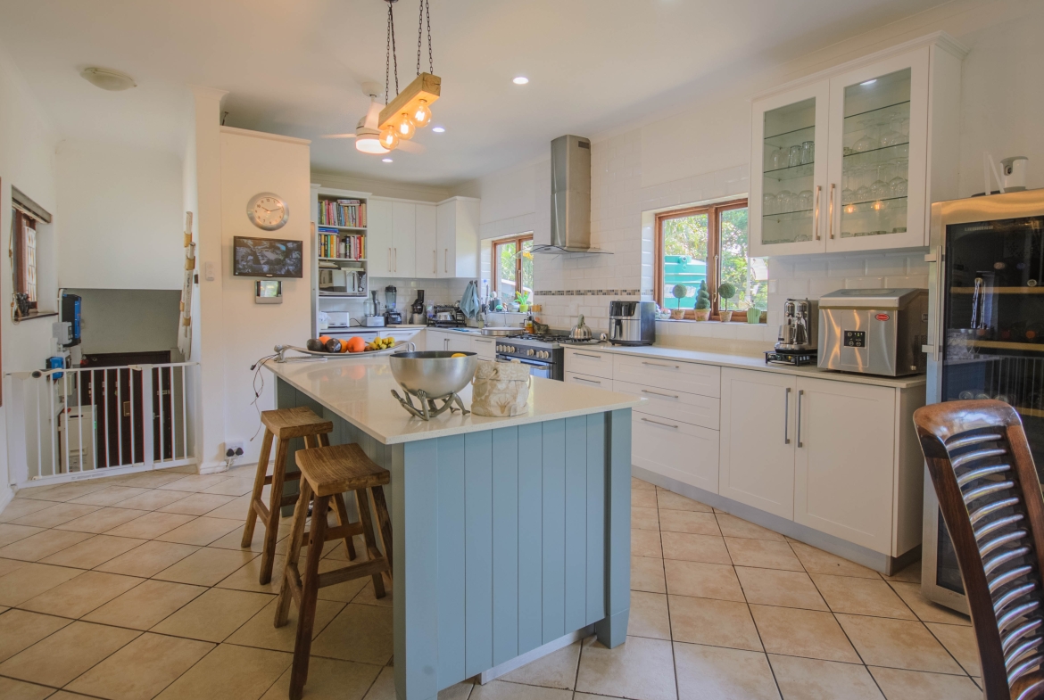 Move In & Make It Yours: Family Home with 2 Flatlets, Staff Quarters, Pool & Solar and So Much More