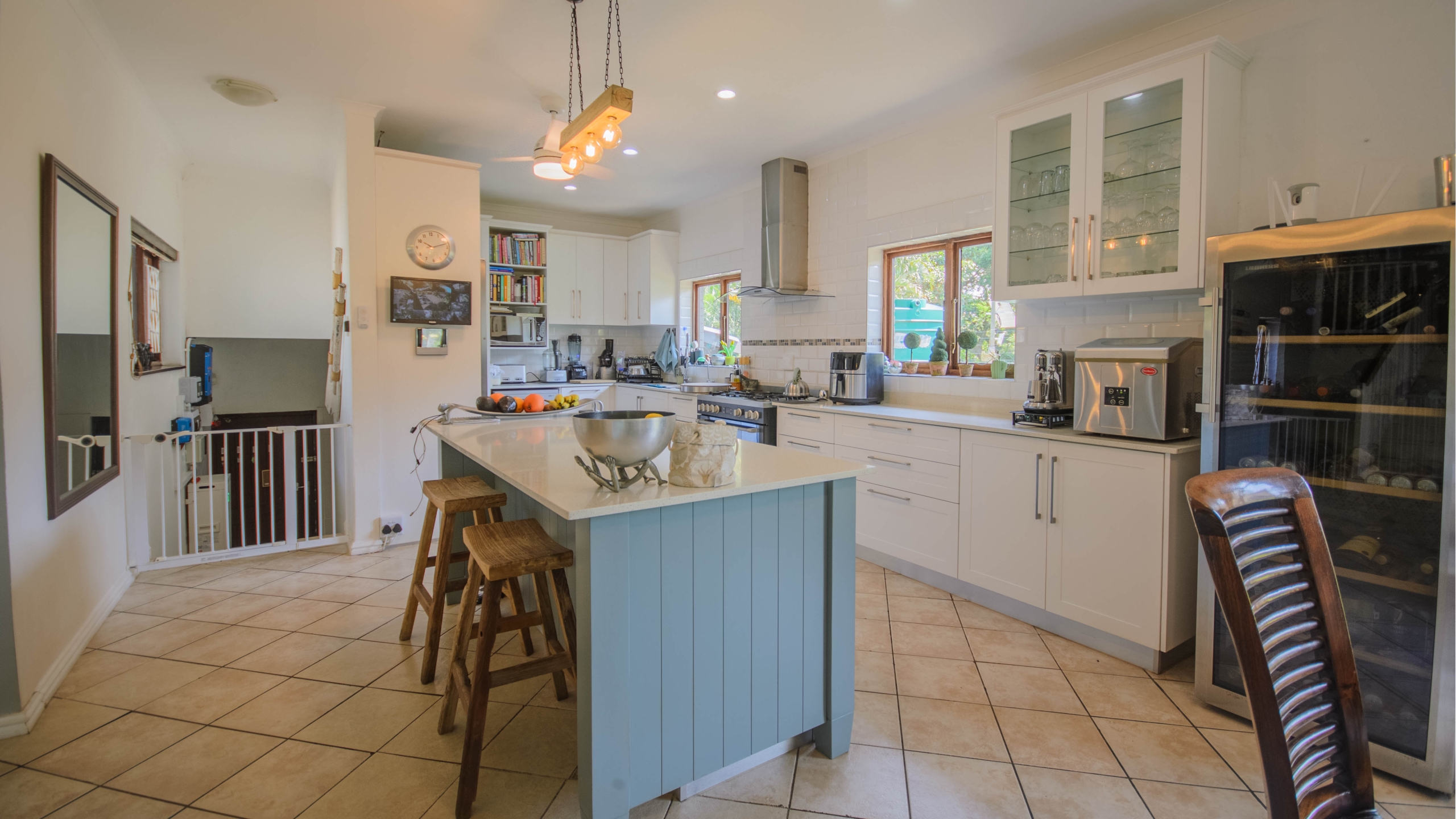 Move In & Make It Yours: Family Home with 2 Flatlets, Staff Quarters, Pool & Solar and So Much More