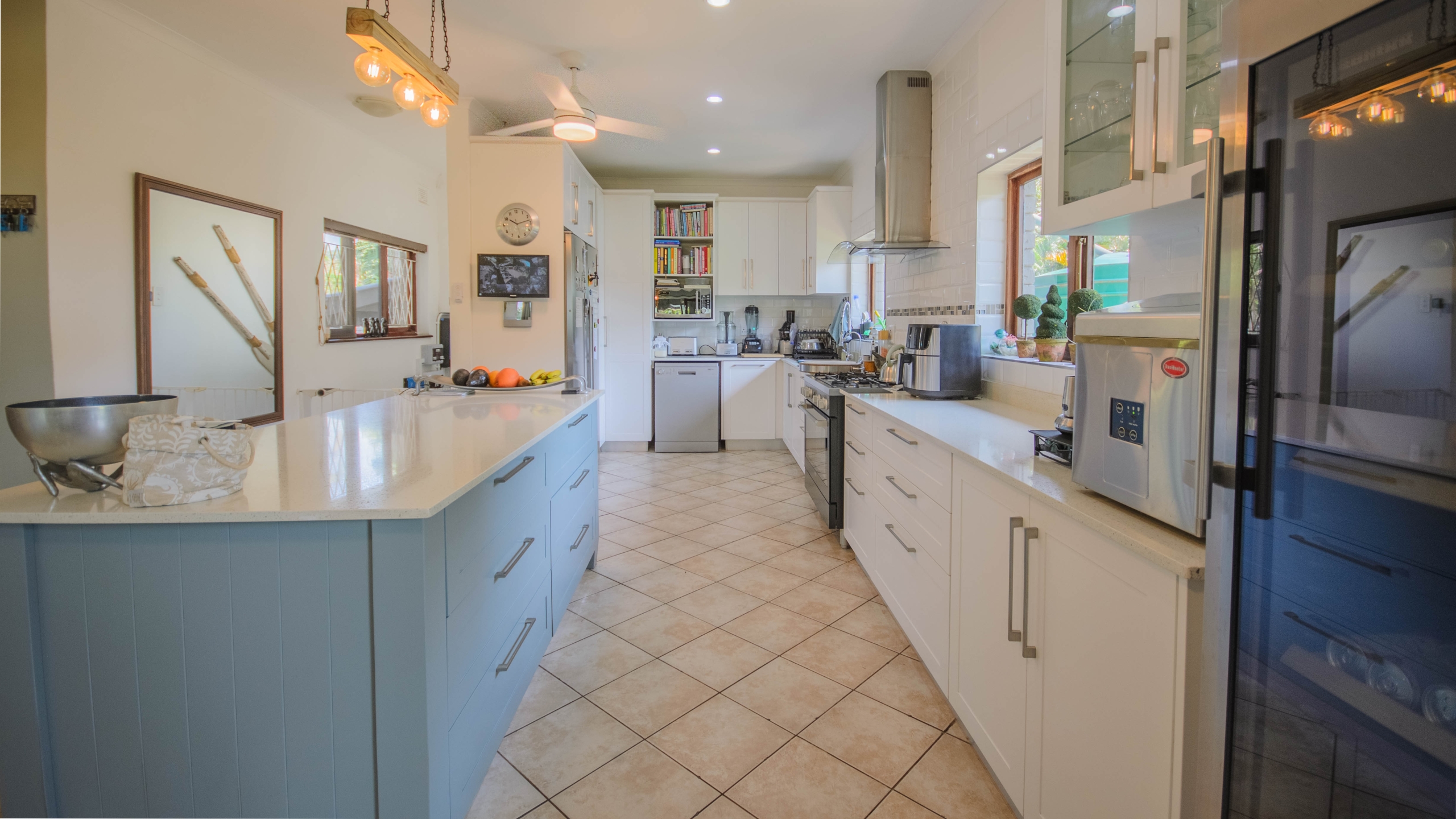 Move In & Make It Yours: Family Home with 2 Flatlets, Staff Quarters, Pool & Solar and So Much More