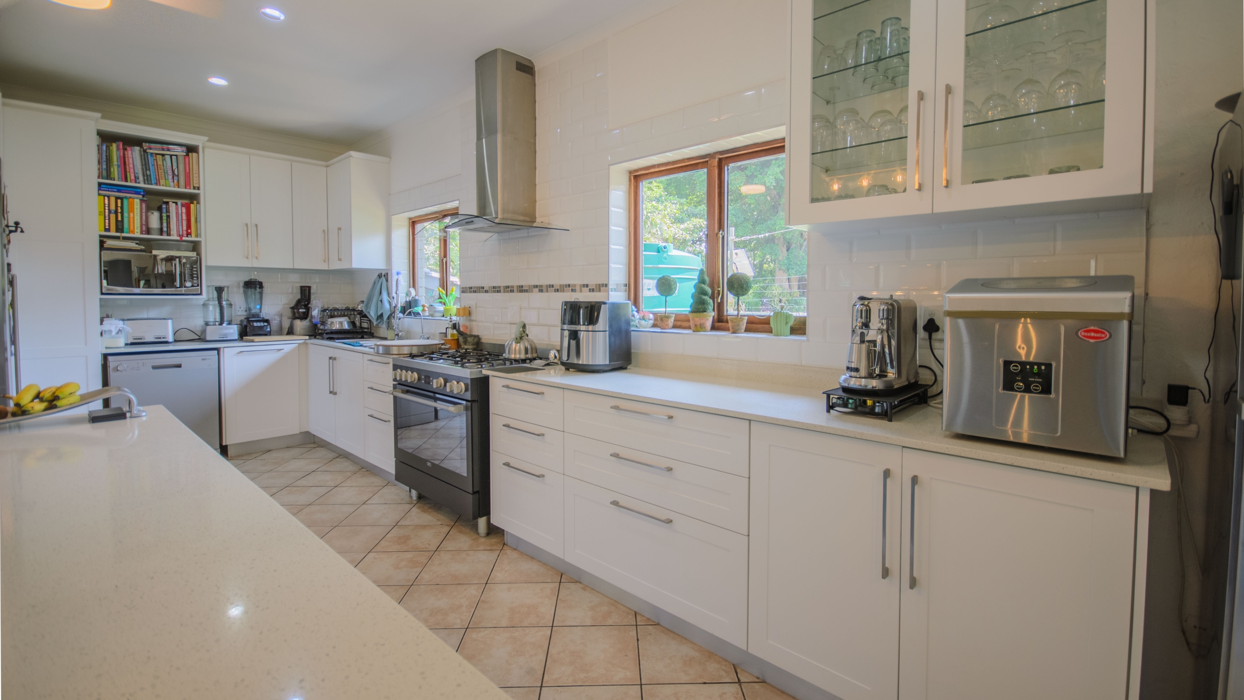 Move In & Make It Yours: Family Home with 2 Flatlets, Staff Quarters, Pool & Solar and So Much More