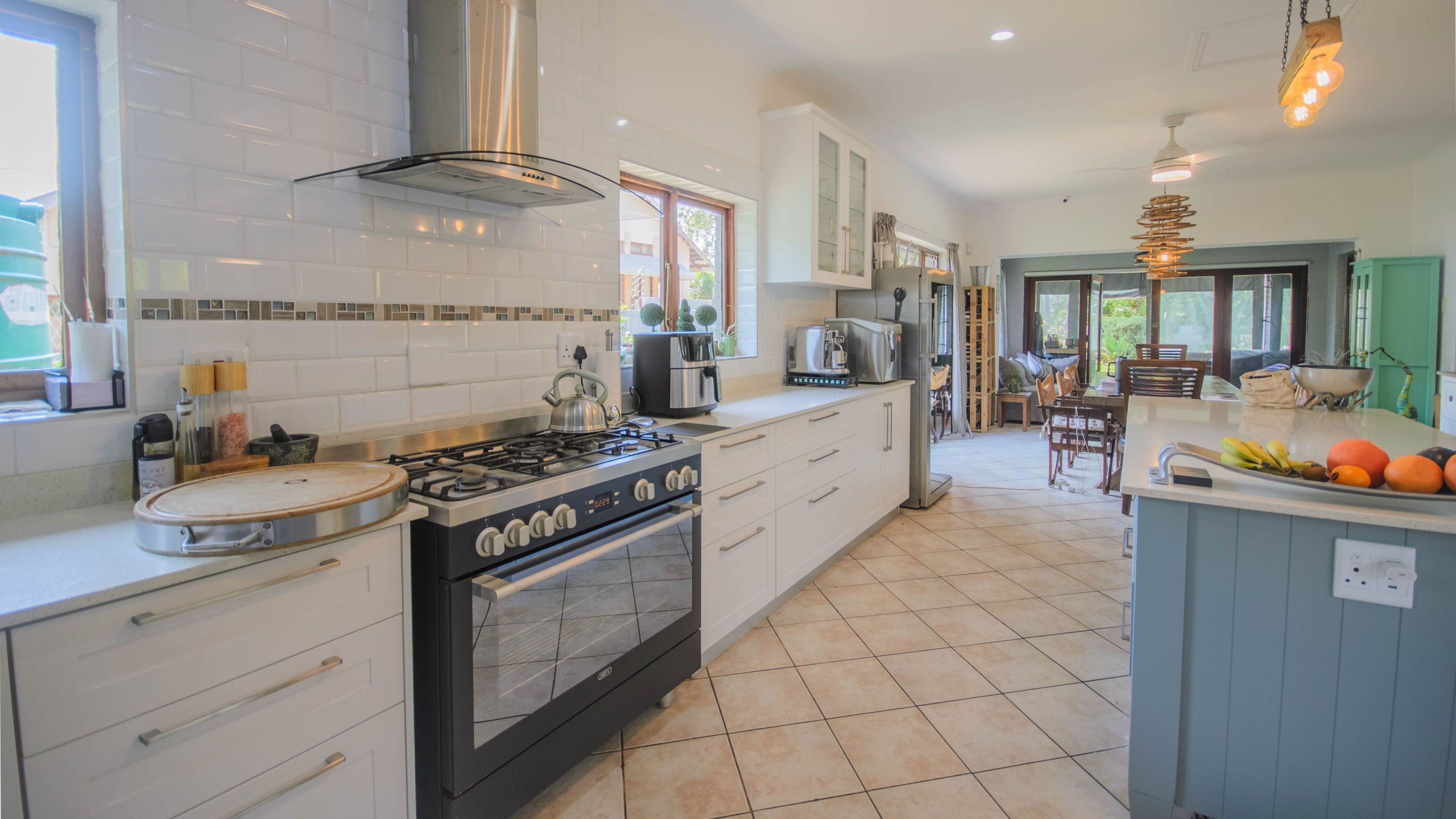 Move In & Make It Yours: Family Home with 2 Flatlets, Staff Quarters, Pool & Solar and So Much More