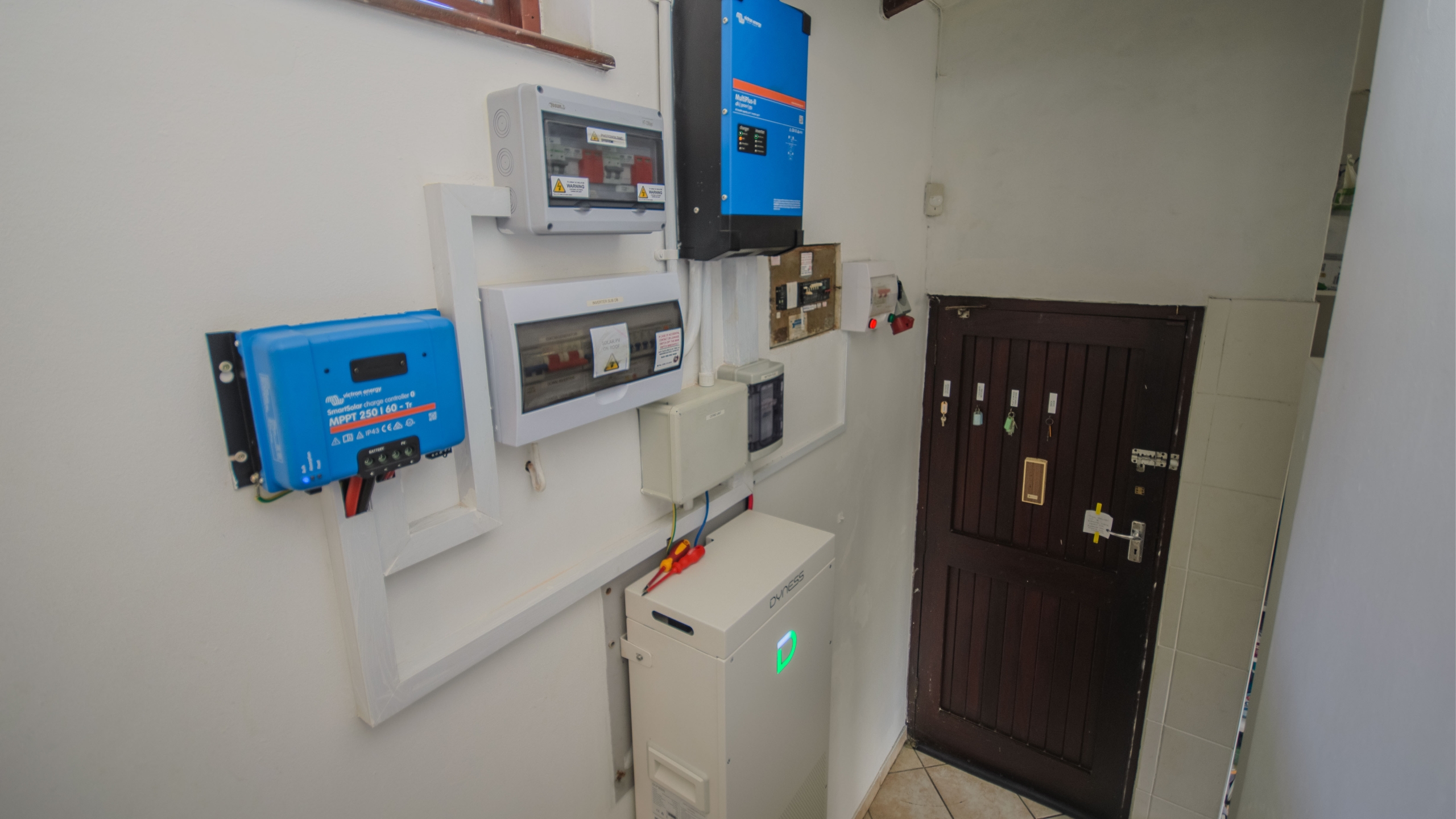 Move In & Make It Yours: Family Home with 2 Flatlets, Staff Quarters, Pool & Solar and So Much More