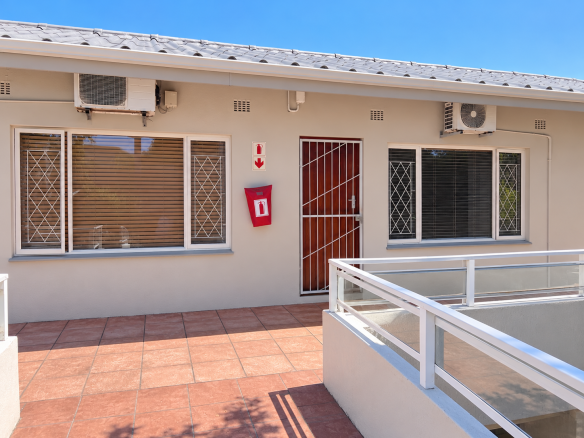 3 Bedroom Apartment Uvongo Beach