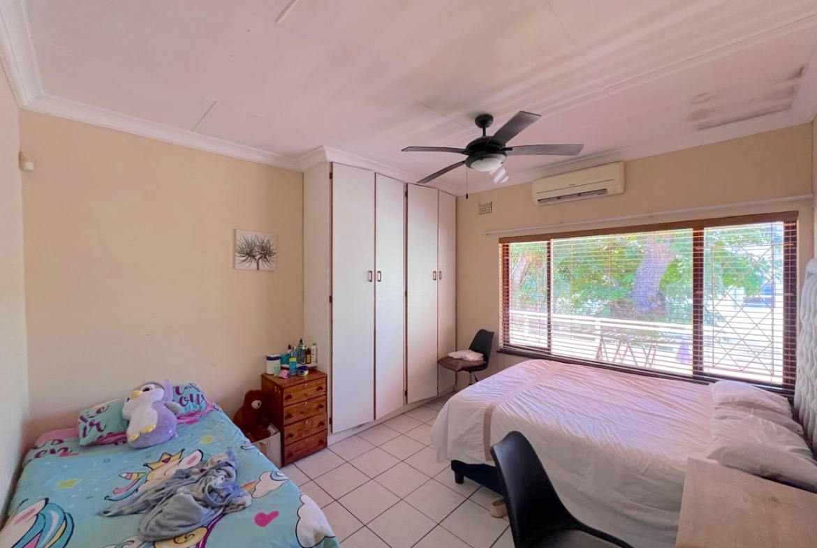 3 Bedroom Apartment Uvongo Beach