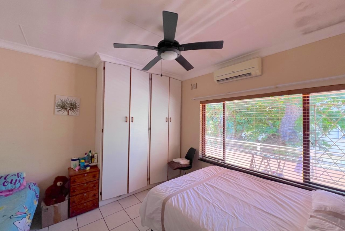 3 Bedroom Apartment Uvongo Beach