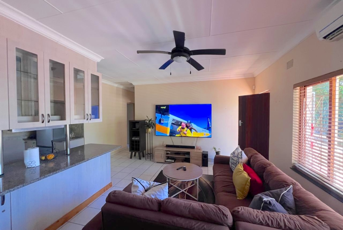 3 Bedroom Apartment Uvongo Beach
