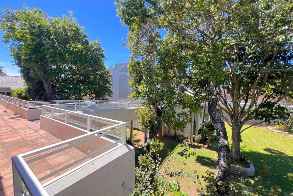 3 Bedroom Apartment Uvongo Beach