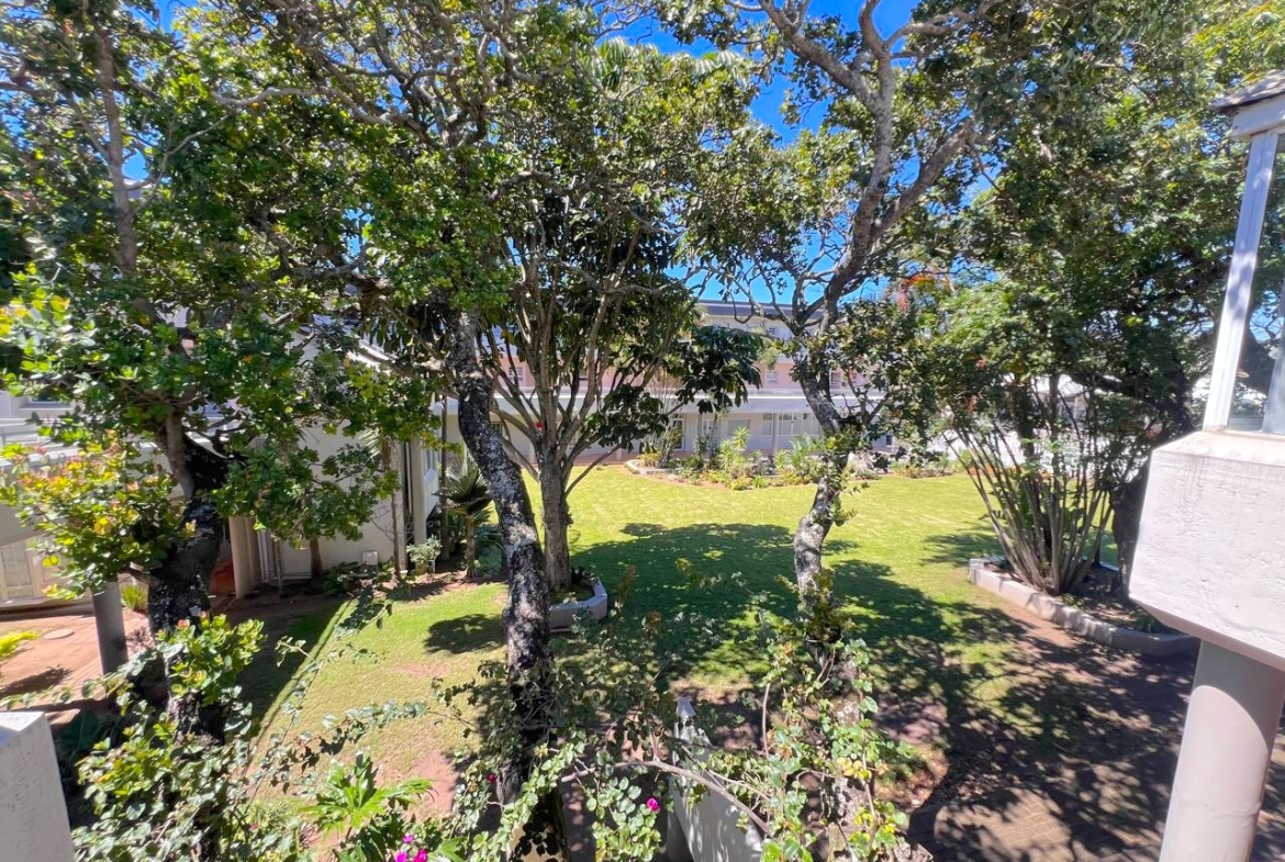 3 Bedroom Apartment Uvongo Beach