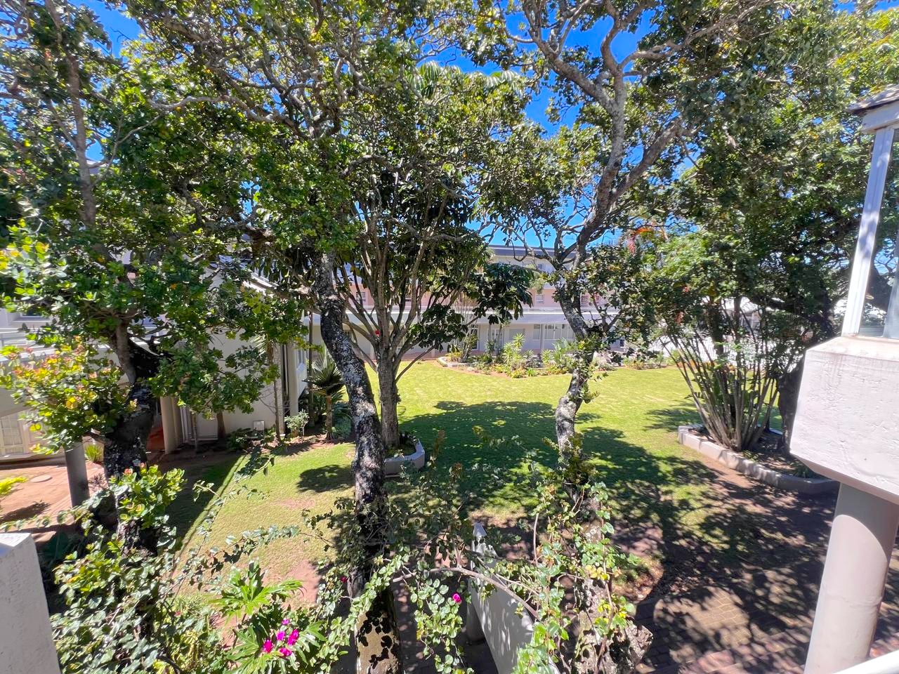 WhatsApp Image 2026-10-22 at 10.27.39 (18) 3 Bedroom Apartment Uvongo Beach