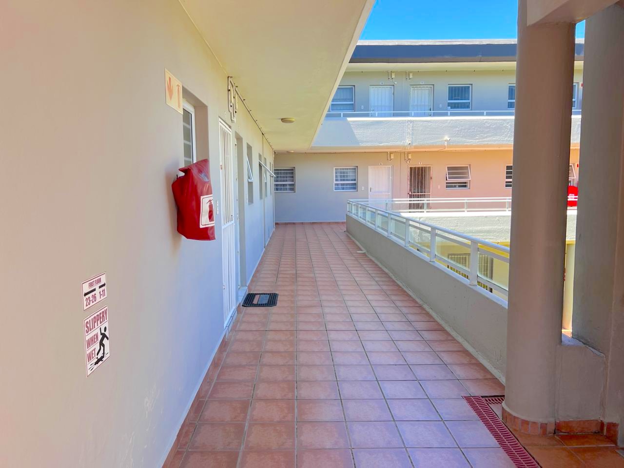 WhatsApp Image 2026-10-22 at 10.27.39 (21) 3 Bedroom Apartment Uvongo Beach