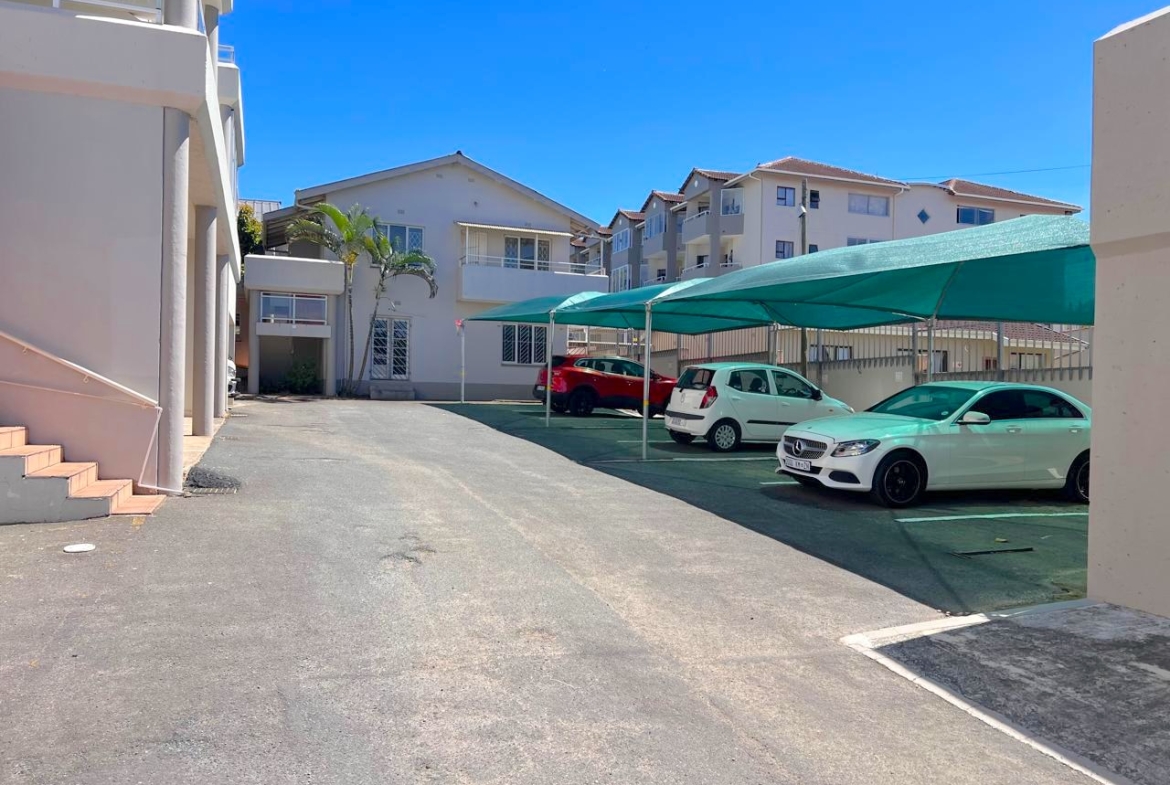 3 Bedroom Apartment Uvongo Beach