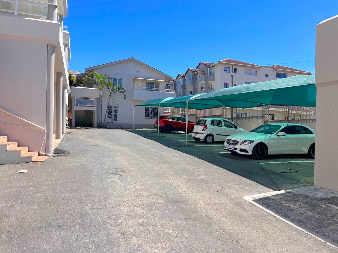 WhatsApp Image 2026-10-22 at 10.27.39 (24) 3 Bedroom Apartment Uvongo Beach