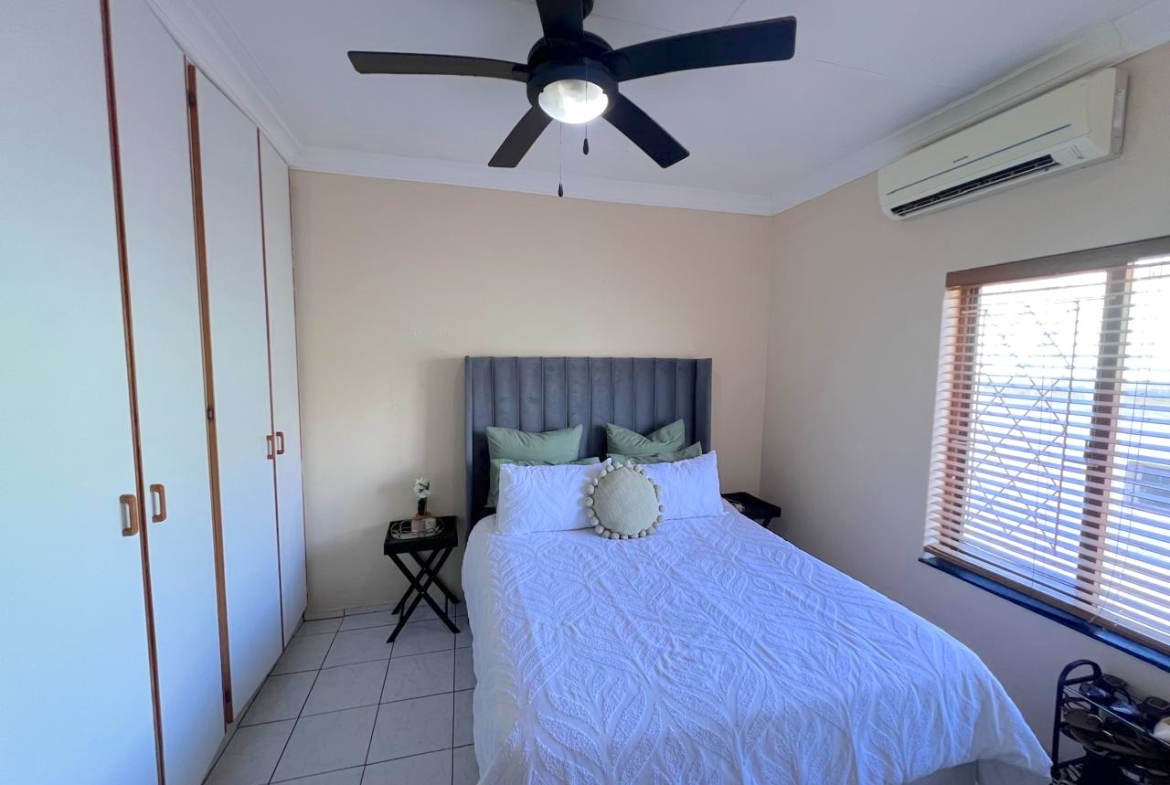 3 Bedroom Apartment Uvongo Beach