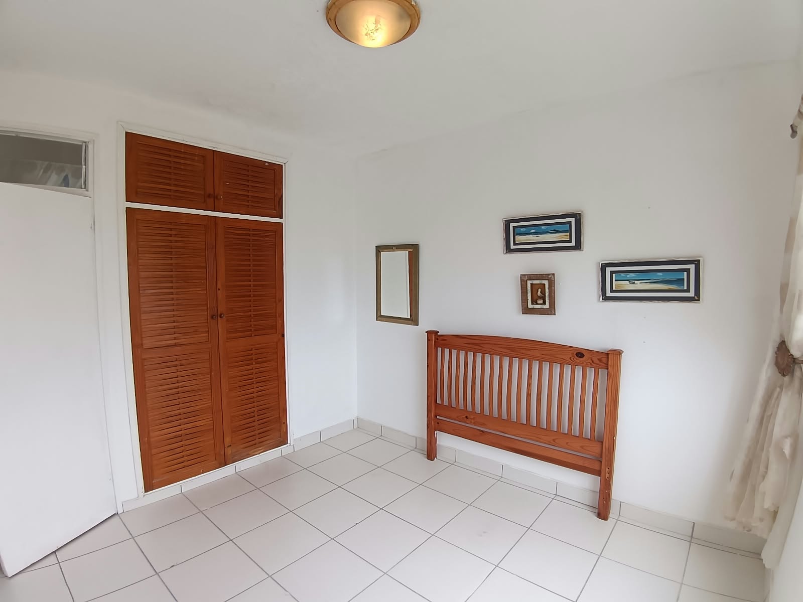 a170251b-88f8-49ac-be14-9bd196324e74 2 Bedroom, 1 Bathroom, open plan, Uvongo sea view for Sale
