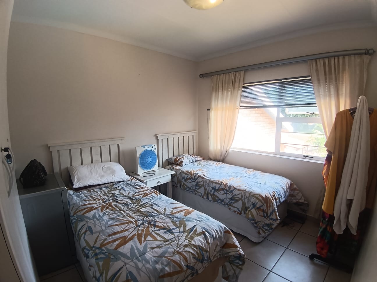a481f6d8-4b0e-4a00-94d0-8549768bded6 Spacious 3 Bedroom, 1.5 Bathroom, open plan, Uvongo sea view for Sale
